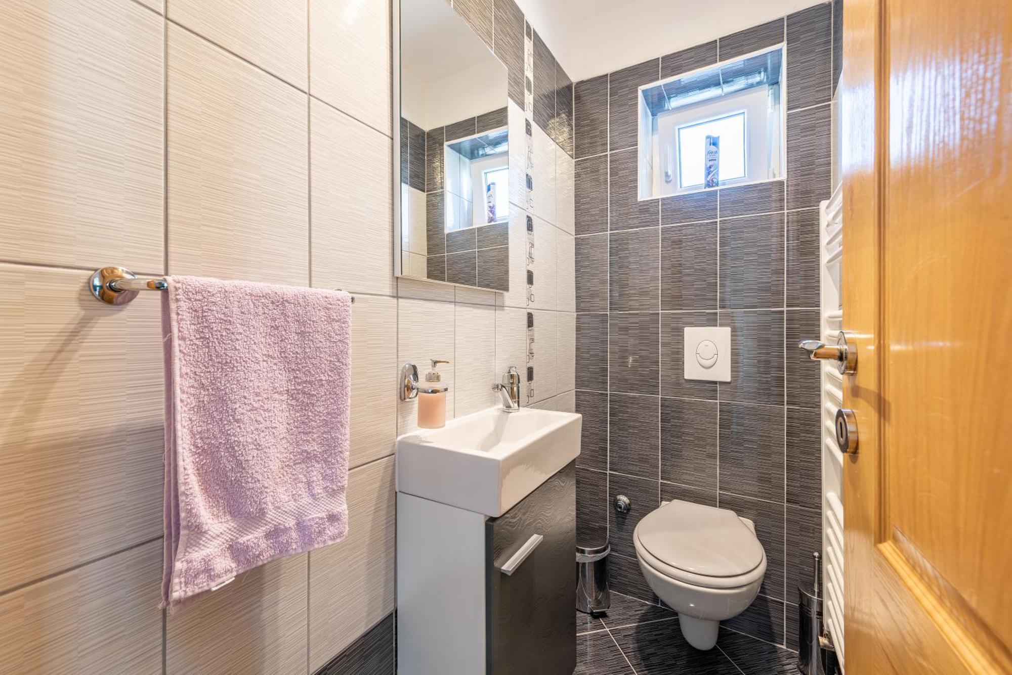 Apartman Toni Gračac Εξωτερικό φωτογραφία