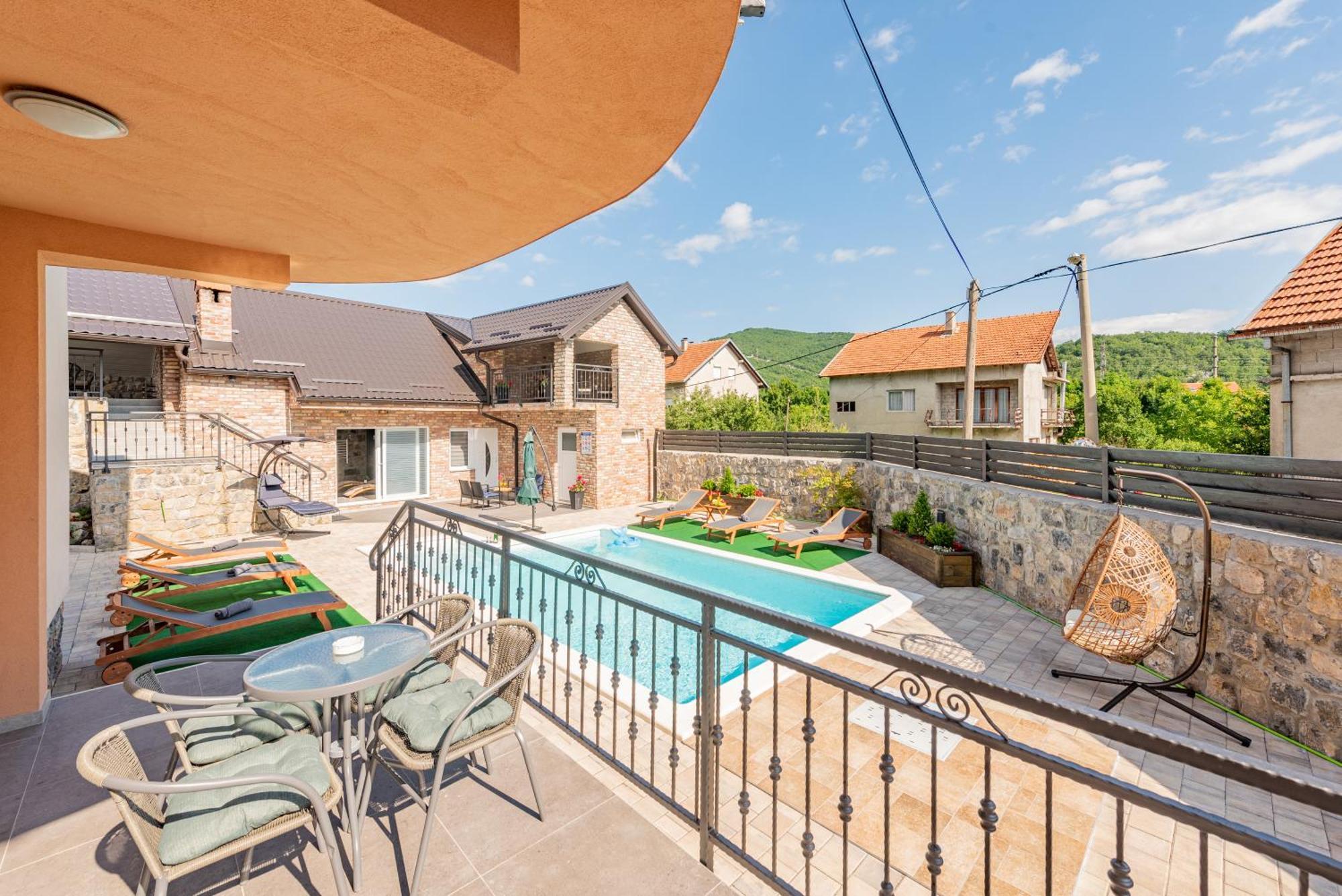 Apartman Toni Gračac Εξωτερικό φωτογραφία